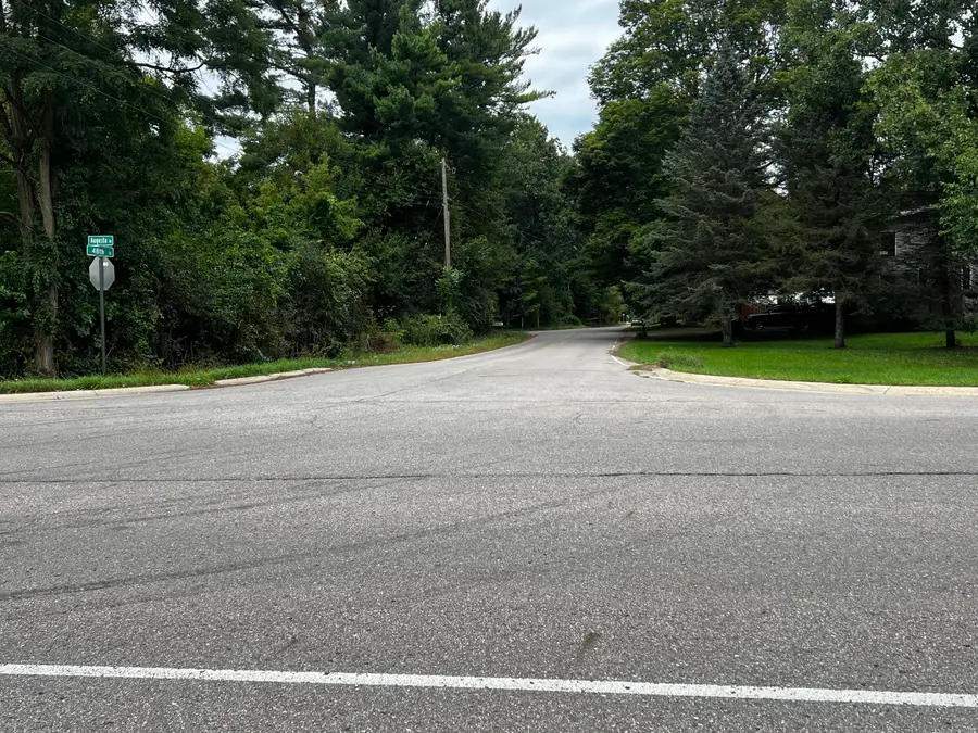 4107 W Michigan Avenue, Battle Creek, MI 49037 - #2