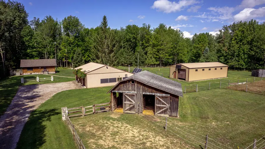 1442 W Tyler Road, Hart, MI 49420 - #2