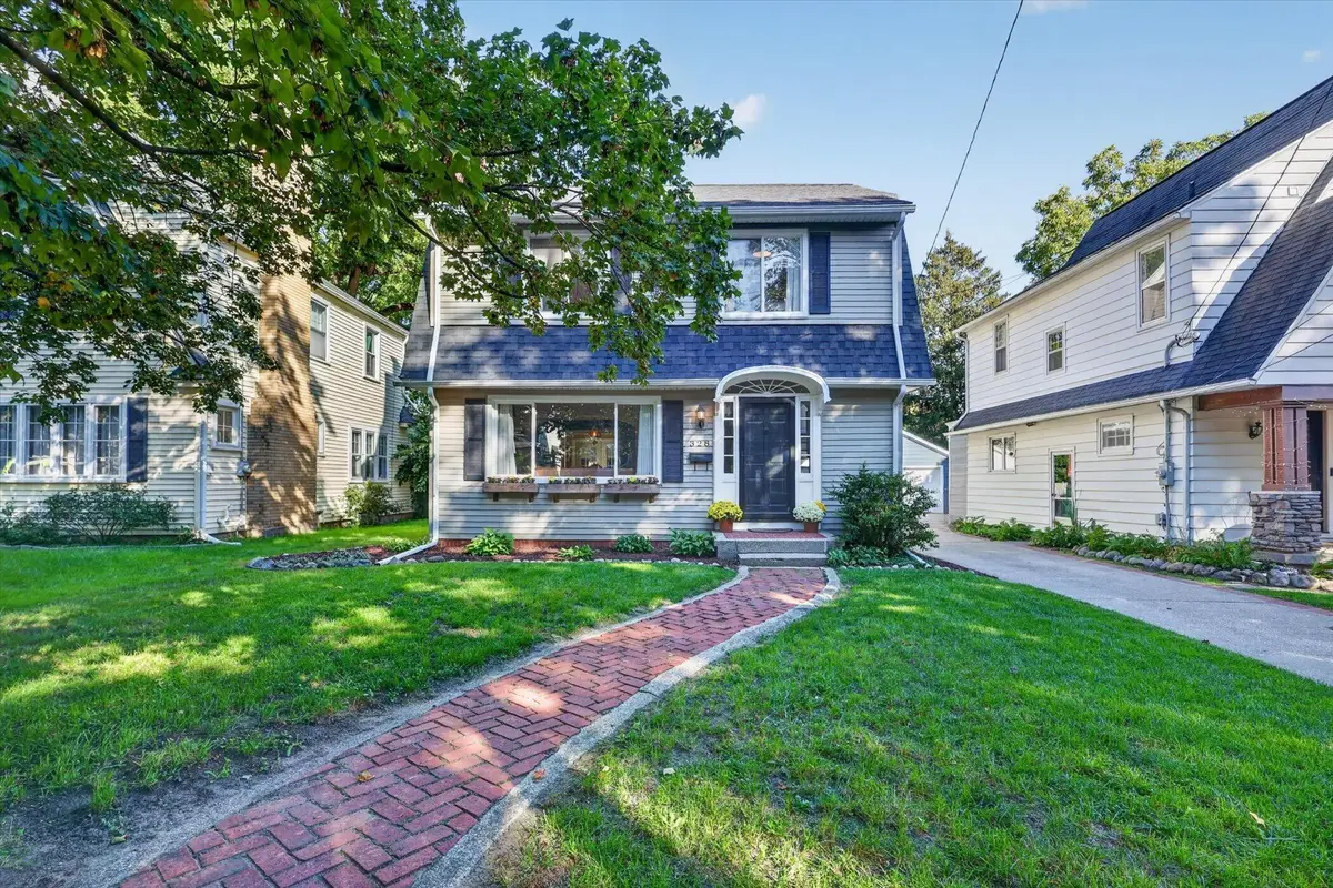 328 Glenhaven Avenue Nw, Grand Rapids, MI 49504 - #1