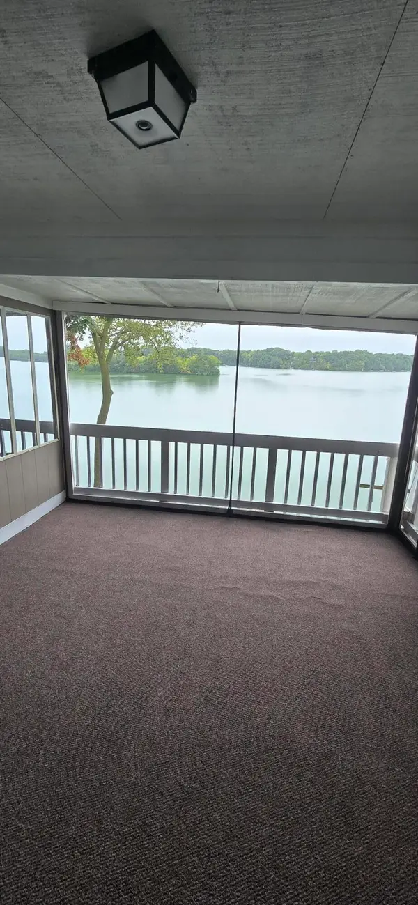 1731 Cliffs Landing #202, Ypsilanti, MI 48198