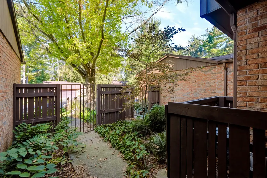 131 Pine Cove Circle, Kalamazoo, MI 49006 - #3