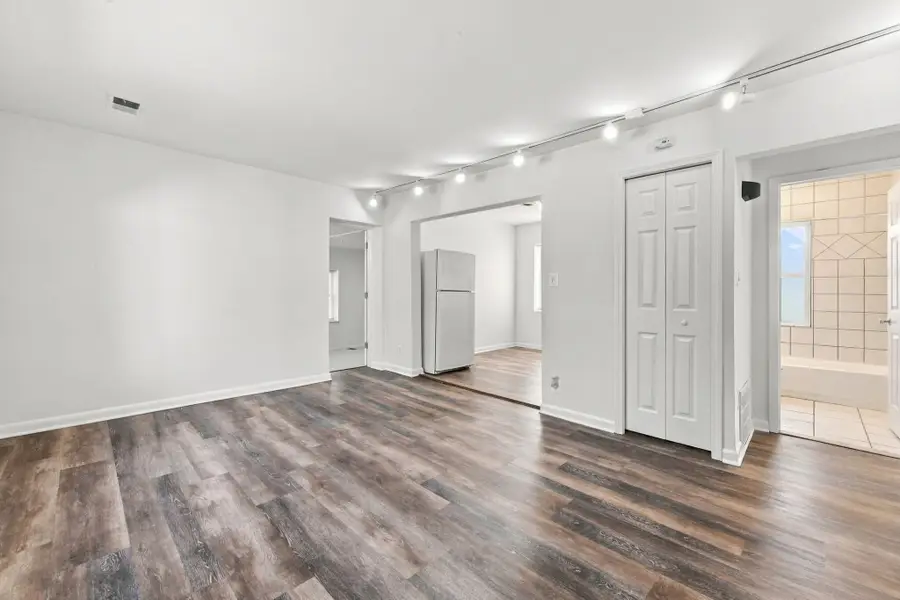 118 Dekalb Street, Walled Lake, MI 48390 - #3