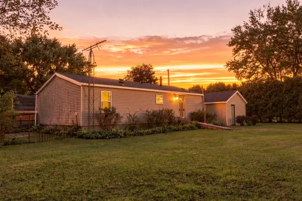 69430 56th Avenue, Hartford, MI 49057