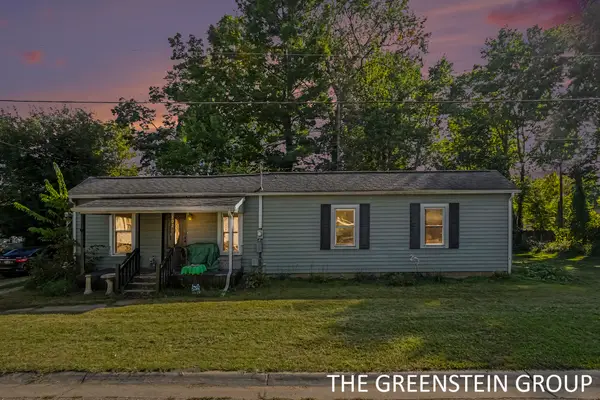 102 Della Court, Allegan, MI 49010