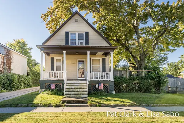 420 Monroe Avenue, Grand Haven, MI 49417