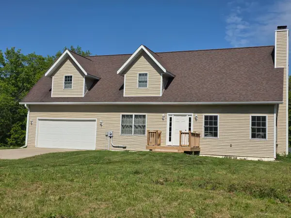 6717 Old Pipestone Road, Eau Claire, MI 49111