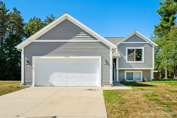 1893 Pineridge Drive, Hastings, MI 49058