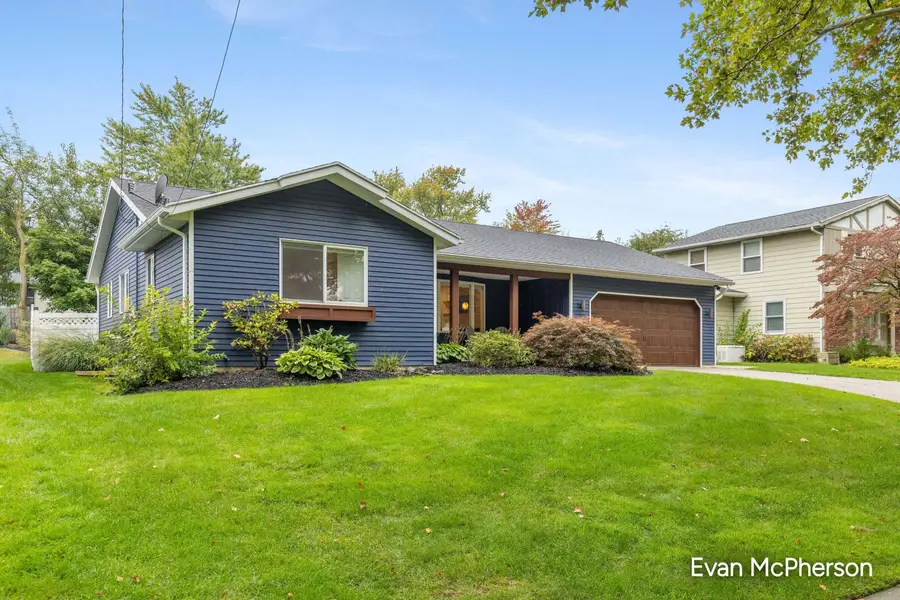 1805 Edgewood Avenue Se, Grand Rapids, MI 49506 - #3