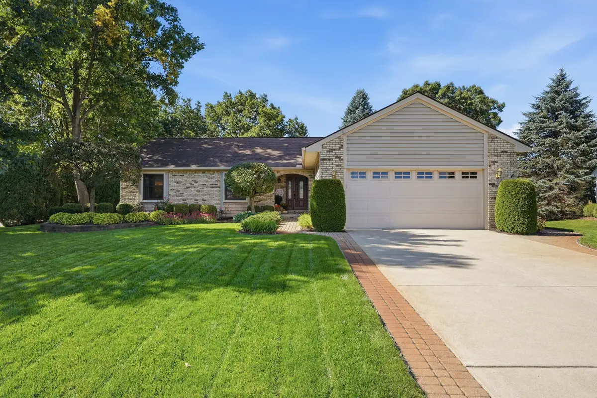 29369 Hampton Court, New Hudson, MI 48165 - #1