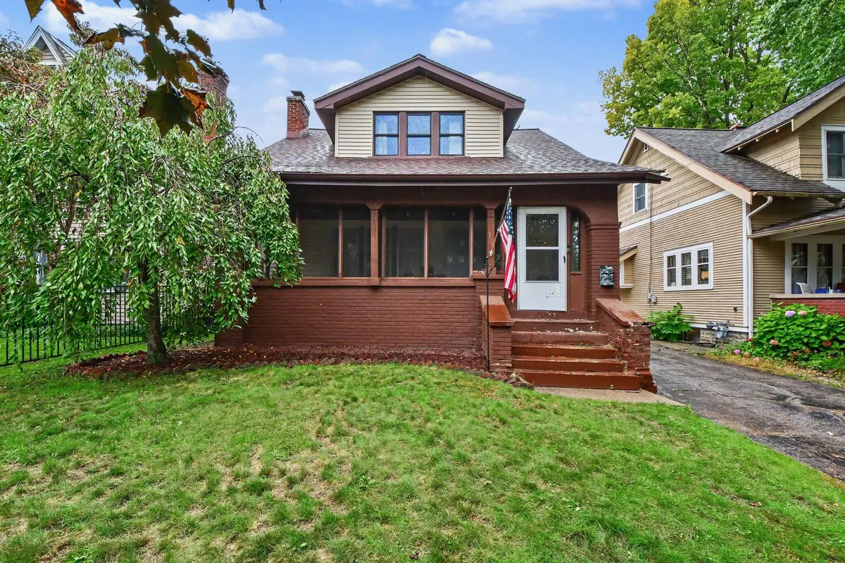 319 Glenhaven Avenue Nw, Grand Rapids, MI 49504 - #1
