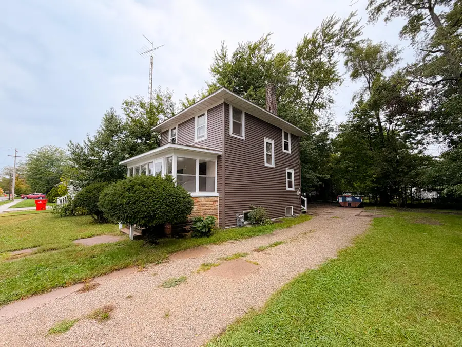 781 E High Street, Benton Harbor, MI 49022 - #3
