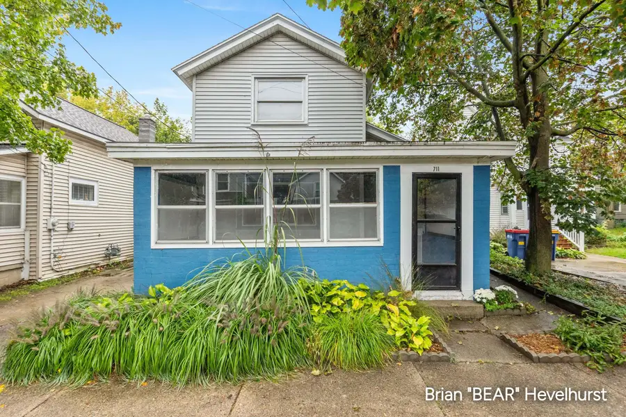 711 Veto Street Nw, Grand Rapids, MI 49504 - #2