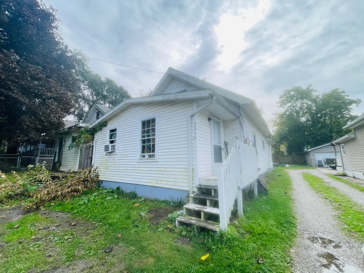 2513 E Ganson Street, Jackson, MI 49202 - #1
