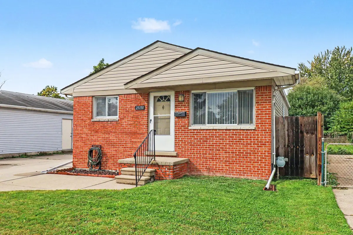 25151 Pearl Street, Roseville, MI 48066 - #1