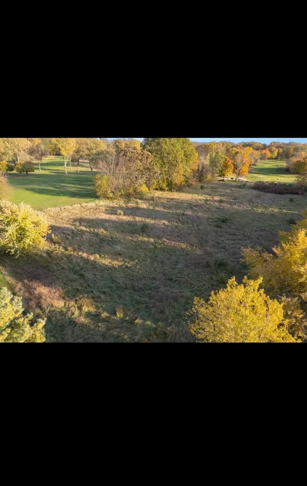 2697 Peachtree Lane #8, Benton Harbor, MI 49022