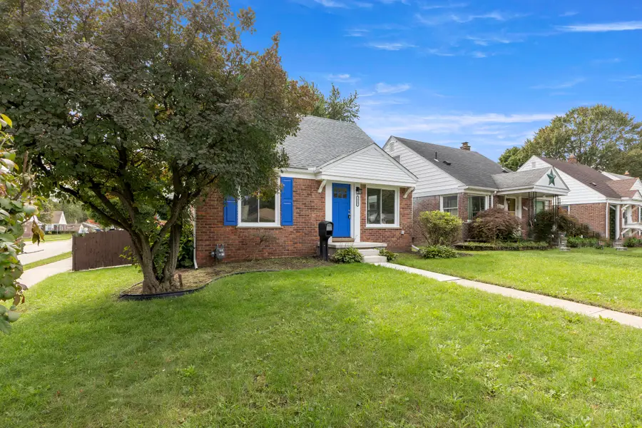 24601 Carlysle Street, Dearborn, MI 48124 - #2