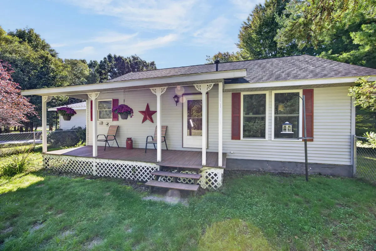 913 E High Street, Greenville, MI 48838 - #1