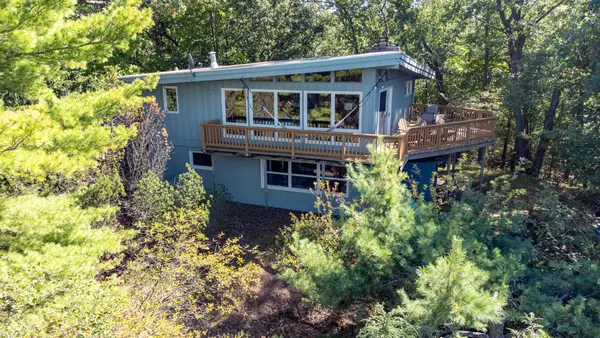 6087 N Ridge Road, Pentwater, MI 49449