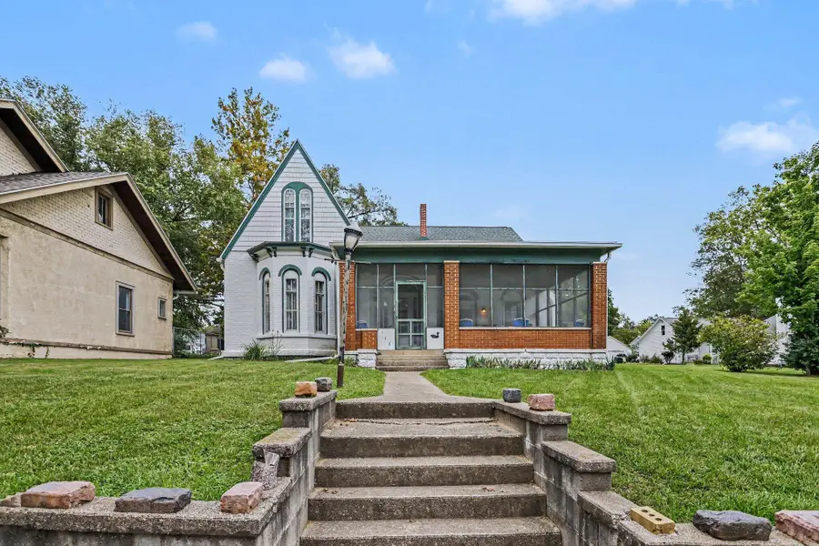118 W Front Street, Buchanan, MI 49107 - #2