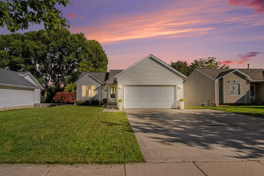 3023 Stonewood Street Nw, Grand Rapids, MI 49504 - #2