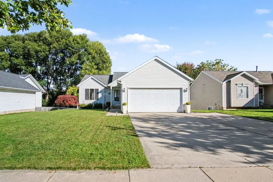 3023 Stonewood Street Nw, Grand Rapids, MI 49504 - #3