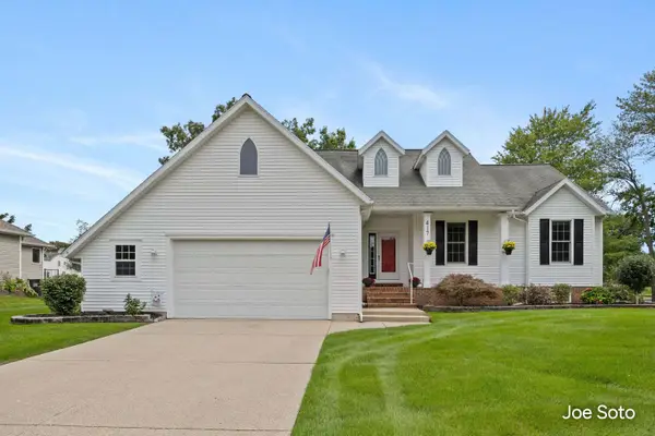 417 142nd Avenue, Holland, MI 49424