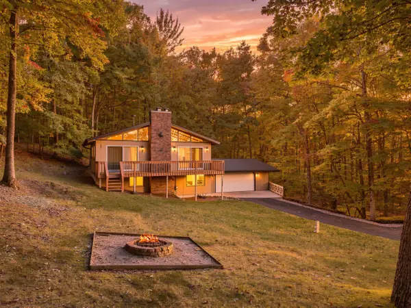 11962 Trail Creek Drive, Canadian Lakes, MI 49346