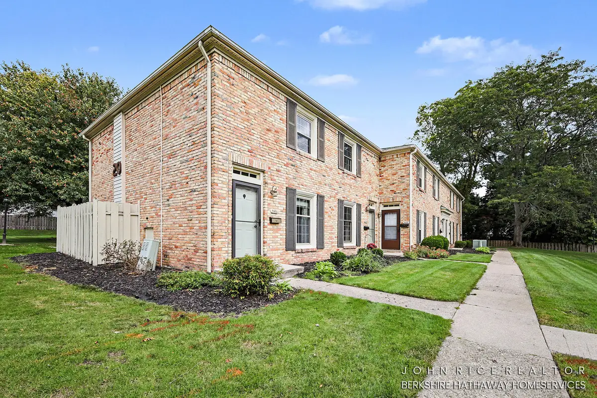 2466 Abbington Drive Se, Grand Rapids, MI 49506 - #1
