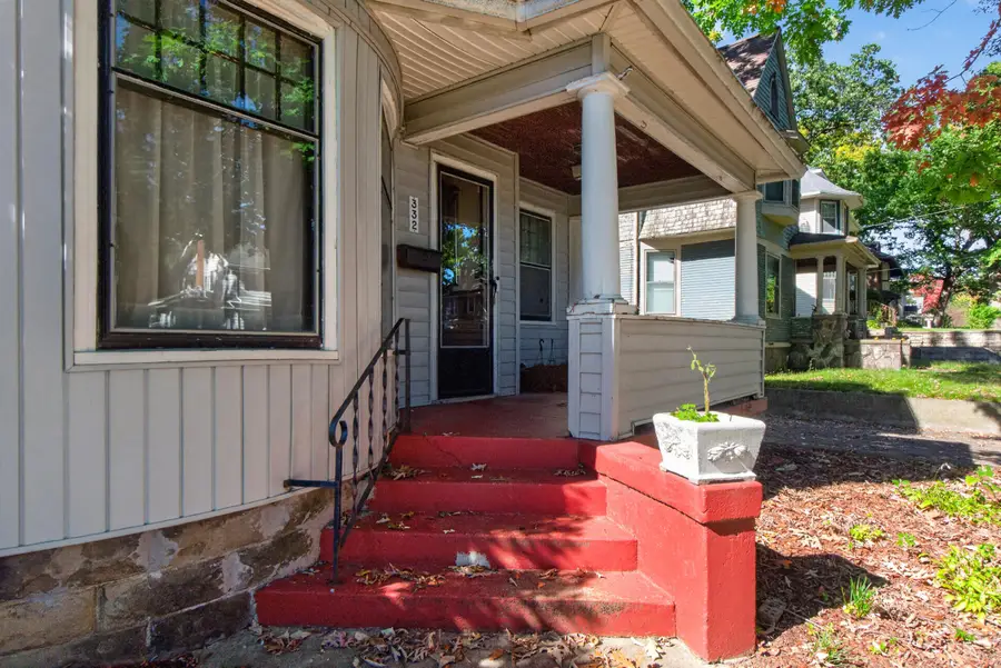 332 Edward Street, Jackson, MI 49201 - #3