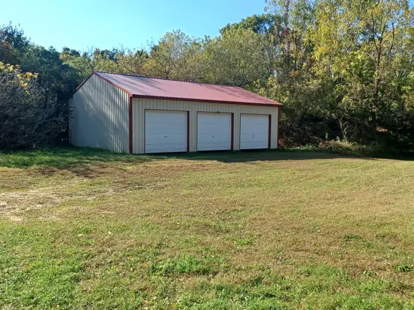 6091 E Chicago Road, Jonesville, MI 49250