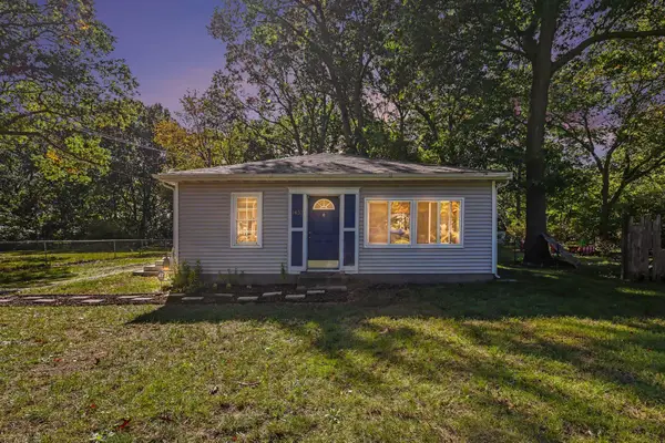 1451 Canterbury Avenue, Norton Shores, MI 49444