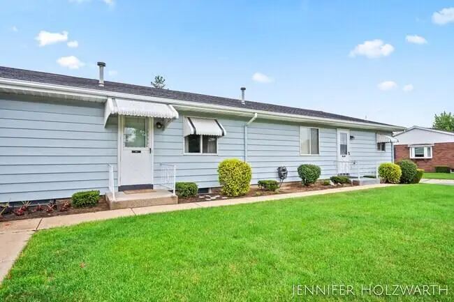 5990 Leisure South Drive Se, Kentwood, MI 49548 - #2