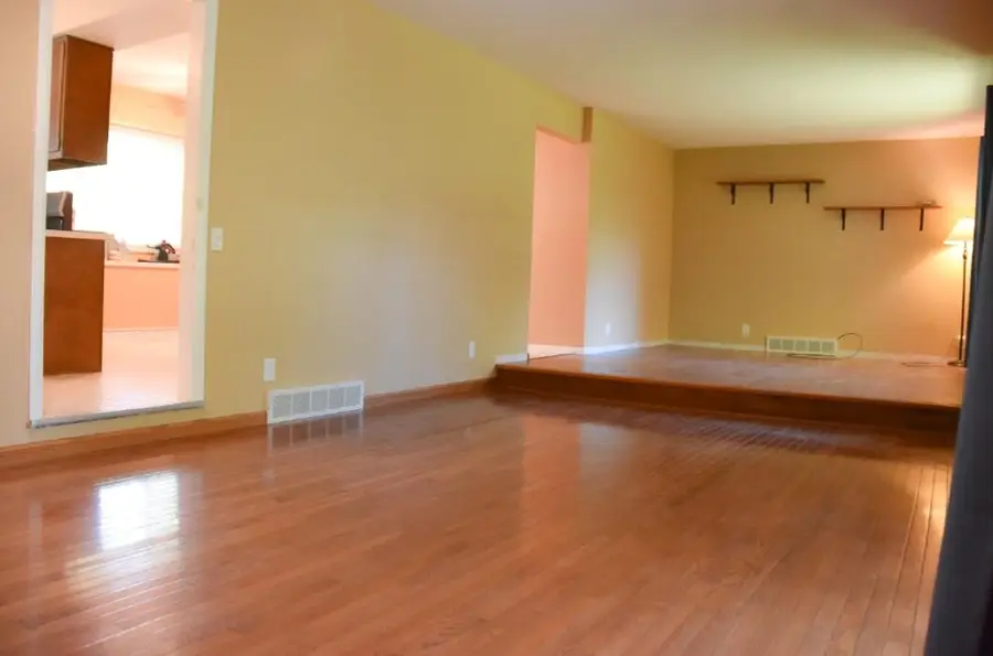 1433 Joseph Street, Saginaw, MI 48638 - #2
