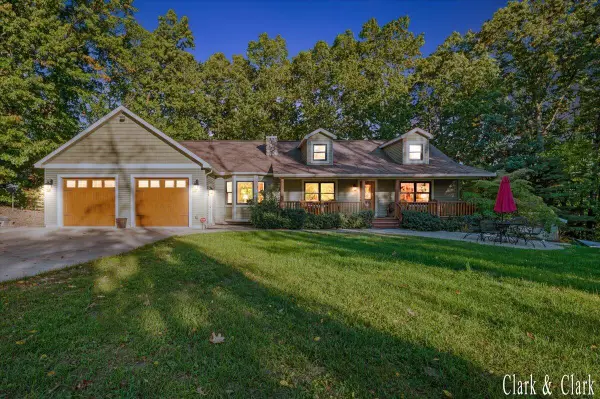 8319 Pine Island Drive Ne, Comstock Park, MI 49321