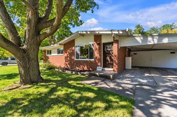 2820 Hollywood Drive, Ann Arbor, MI 48103