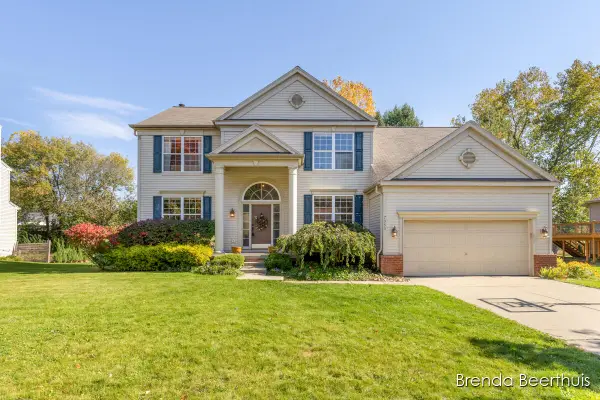 7050 Concolor Drive Ne, Rockford, MI 49341