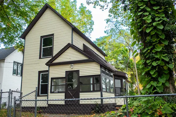 1043 Sigsbee Street Se, Grand Rapids, MI 49506