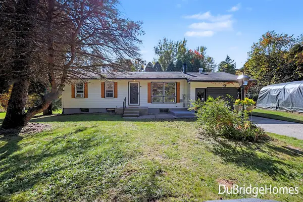 9691 Wolven Avenue Ne, Rockford, MI 49341