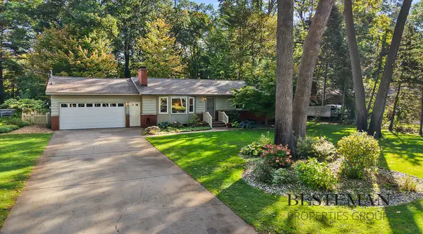 740 E Fennwood Circle, Muskegon, MI 49445