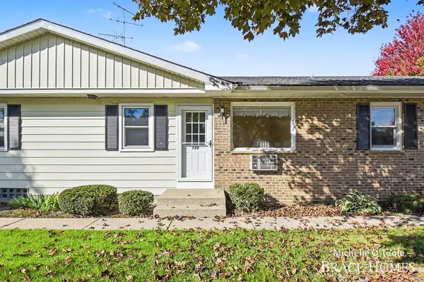 720 Andover Street Se, Kentwood, MI 49548