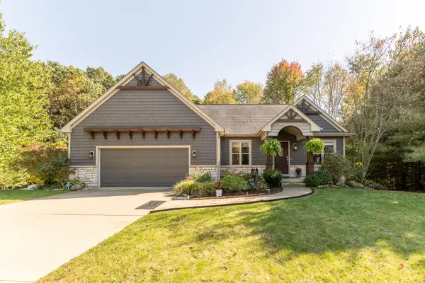 9359 Stratford Woods Trail, Kalamazoo, MI 49009