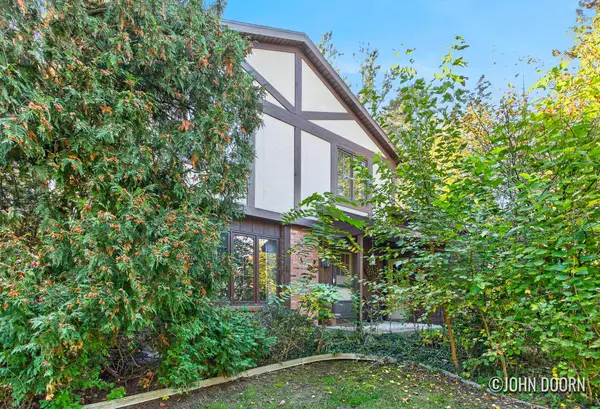3354 NE Devon Drive Ne, Grand Rapids, MI 49546