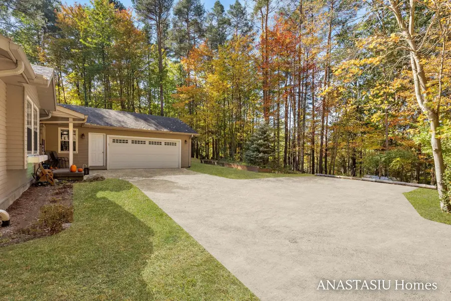 1440 Fero Avenue Ne, Lowell, MI 49331 - #3