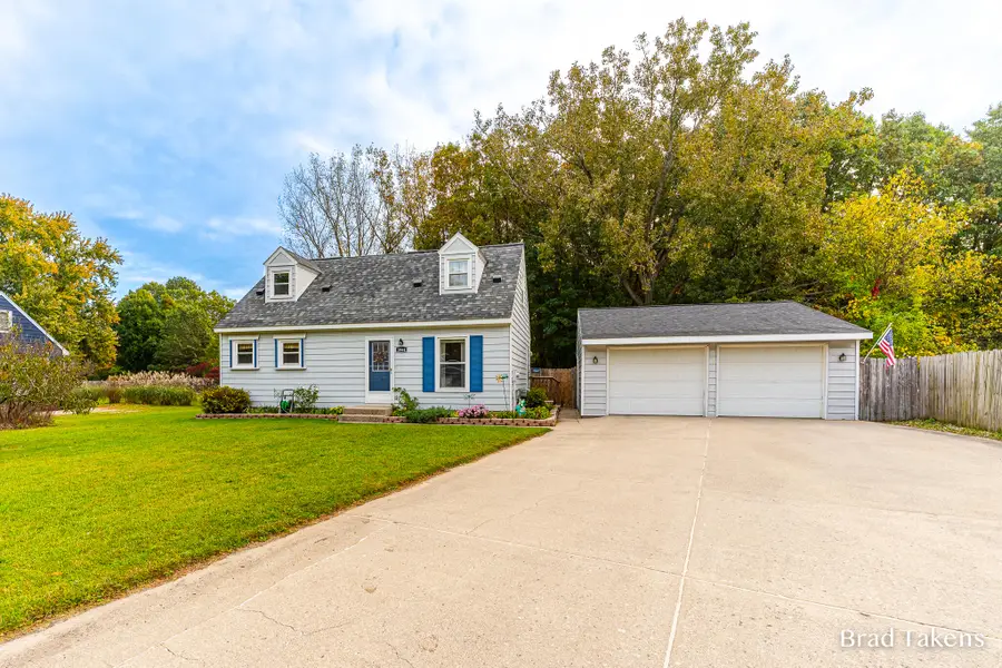 1864 Woodrun Drive Se, Lowell, MI 49331 - #2