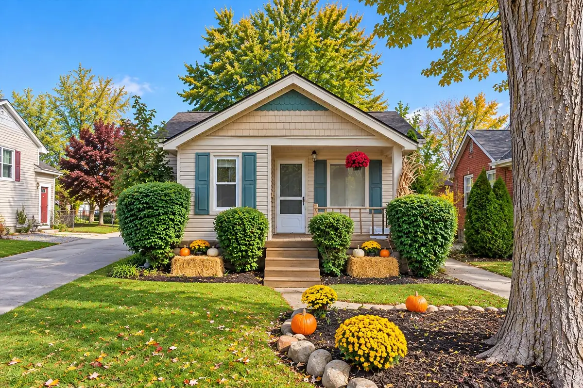 22011 Elizabeth Street, Saint Clair Shores, MI 48080 - #1