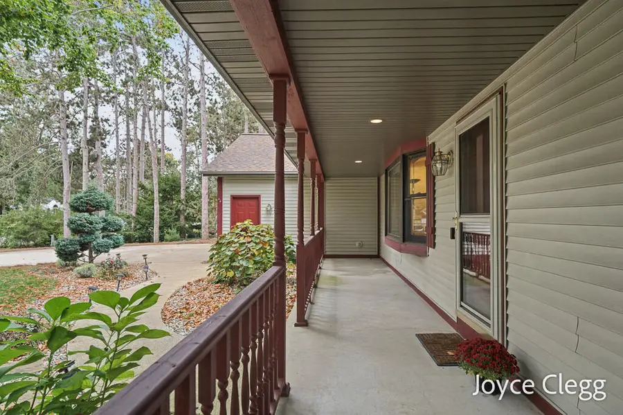 12087 Sandy Woods Drive, Grand Haven, MI 49417 - #3