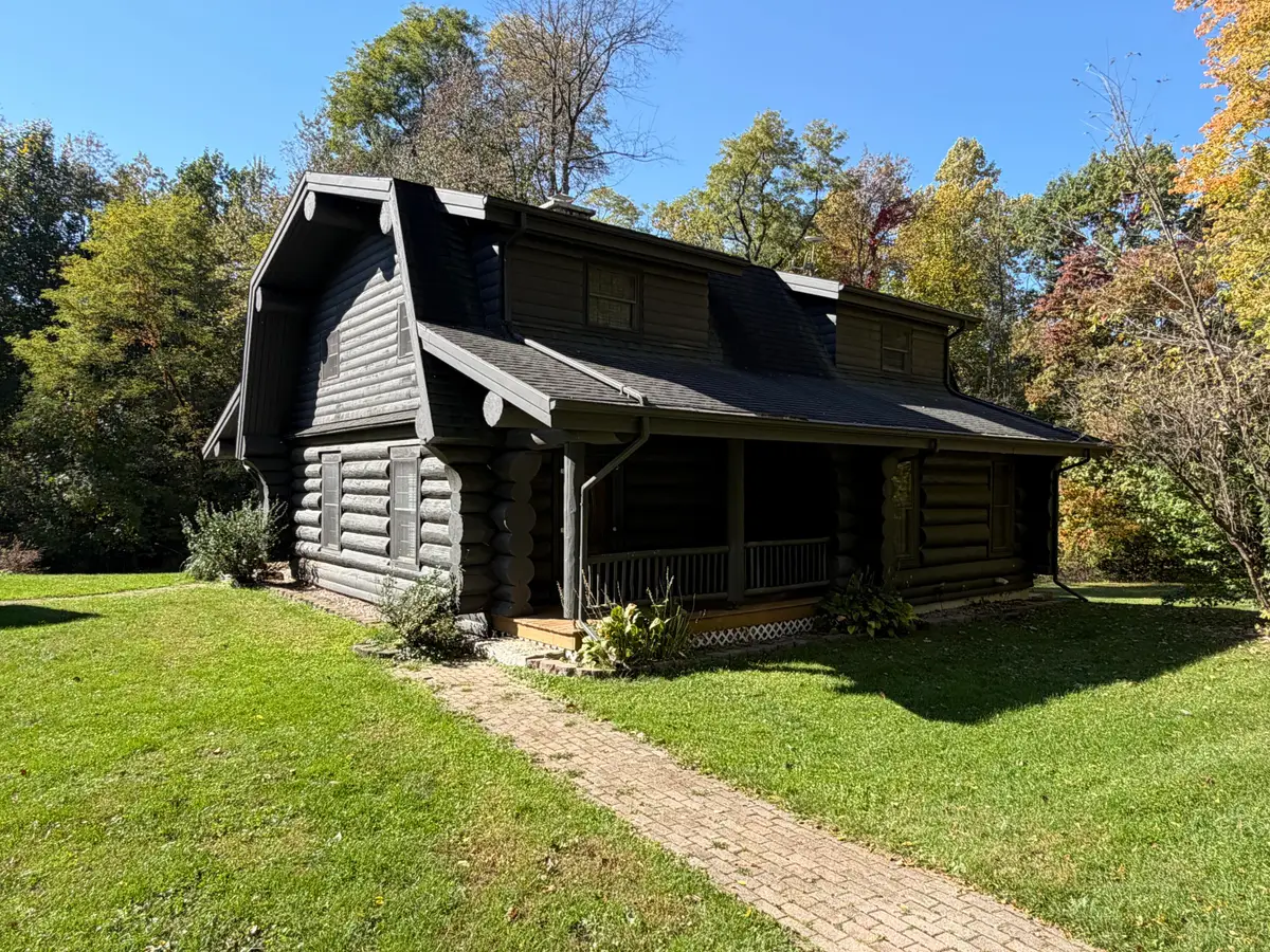 2456 E Chicago Road, Jonesville, MI 49250 - #1