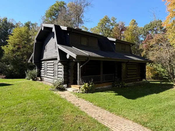 2456 E Chicago Road, Jonesville, MI 49250