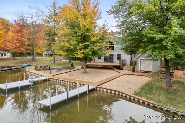 8160 Cherokee Drive, Howard City, MI 49329