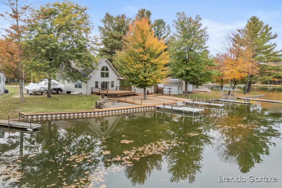 8160 Cherokee Drive, Howard City, MI 49329 - #2
